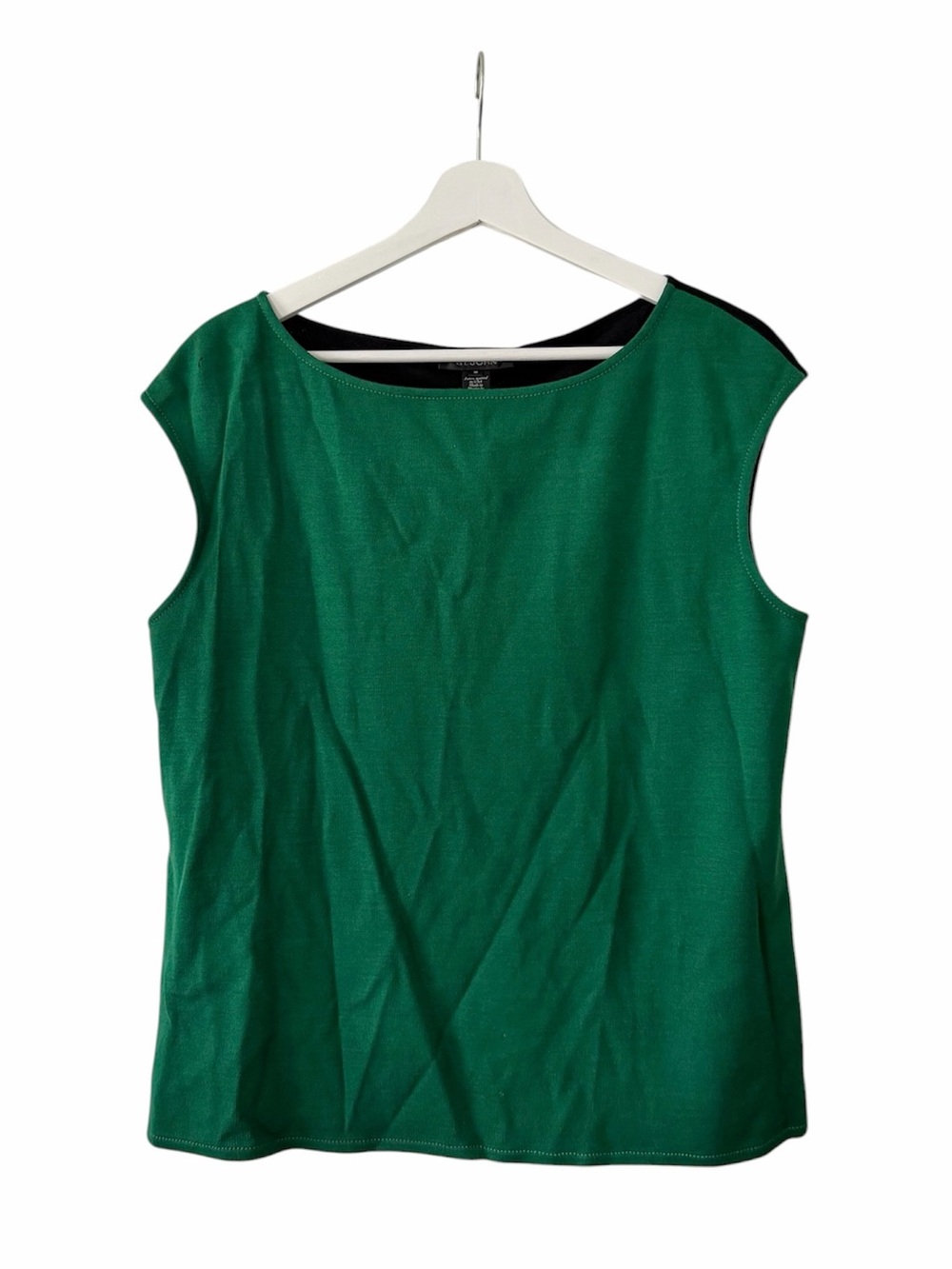 St. John NWT Wool Blend Top Size M *Flaw